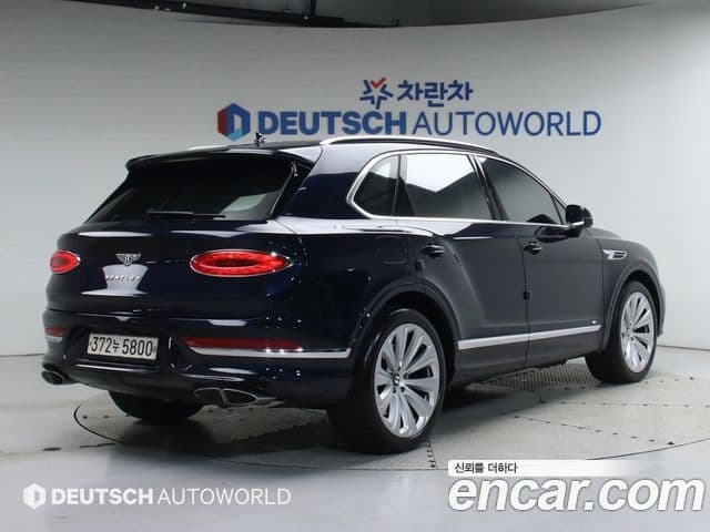 Bentley Bentayga 2021 — Photo 17/20