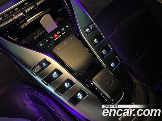 Mercedes-Benz AMG GT 2022 — Photo 13/20
