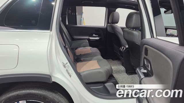 Mercedes-Benz EQB 2022 — ფოტო 32/33