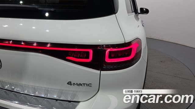 Mercedes-Benz EQB 2022 — ფოტო 29/33