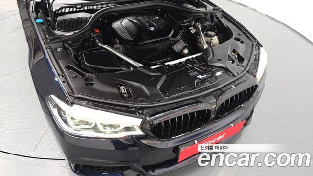 BMW 5 Series 2019 — Photo 11/42