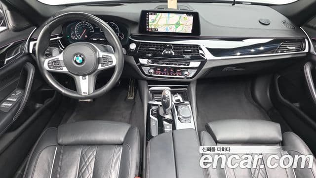 BMW 5 Series 2019 — Photo 28/42
