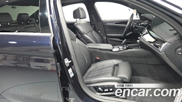 BMW 5 Series 2019 — Photo 9/42