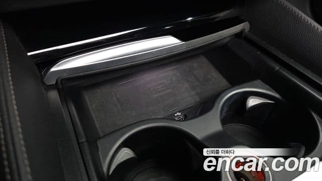 BMW 5 Series 2019 — Photo 16/42
