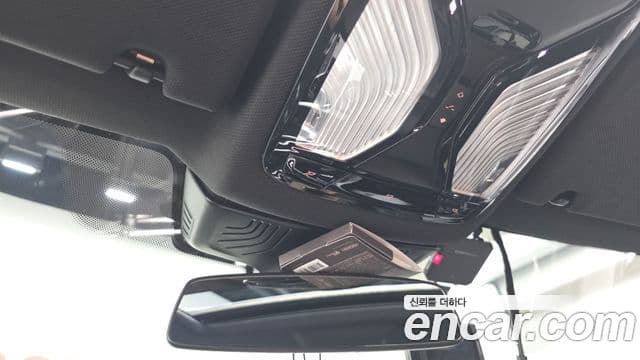 BMW 5 Series 2019 — Photo 10/42