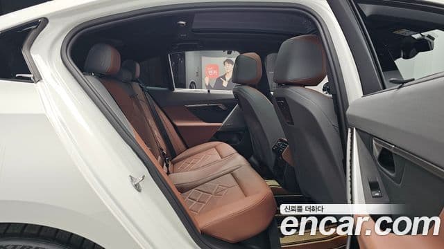BMW 5 Series 2024 — Photo 22/37