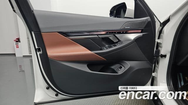 BMW 5 Series 2024 — Photo 29/37