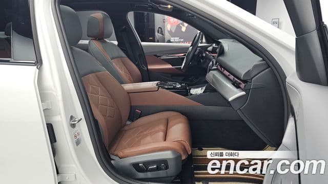 BMW 5 Series 2024 — Photo 18/37