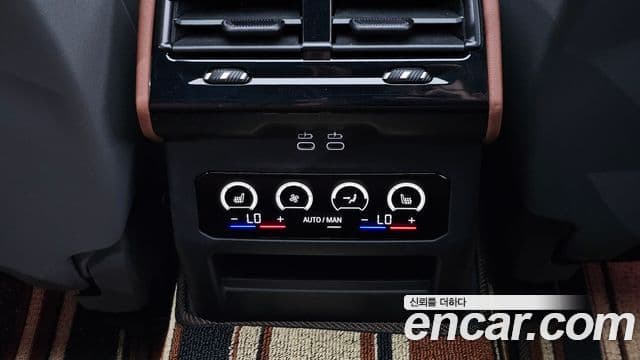 BMW 5 Series 2024 — Photo 12/37