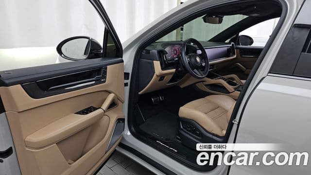 Porsche Cayenne 2025 — ფოტო 5/20