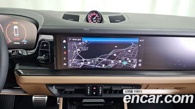 Porsche Cayenne 2025 — ფოტო 16/20