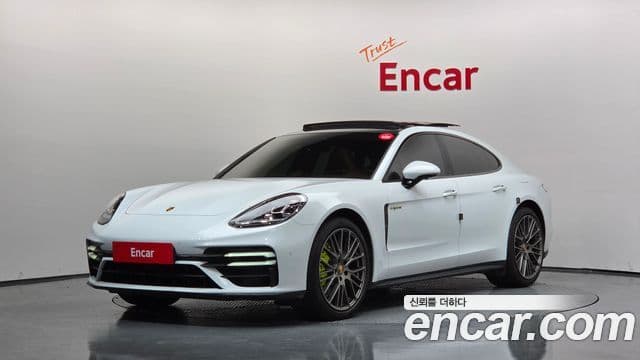 Porsche Panamera 2023 — Photo 5/20