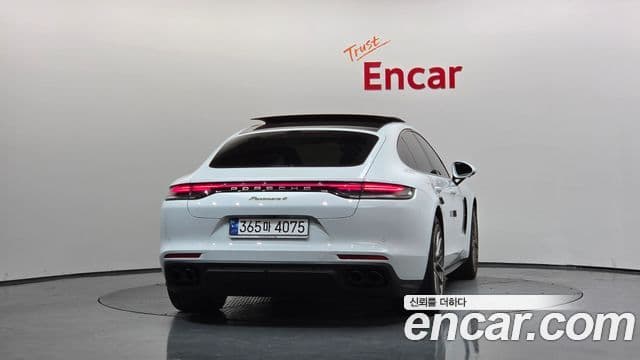 Porsche Panamera 2023 — Photo 16/20