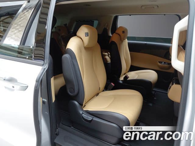 Kia Carnival 2022 — Фото 11/20