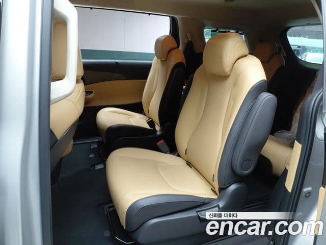 Kia Carnival 2022 — Фото 12/20