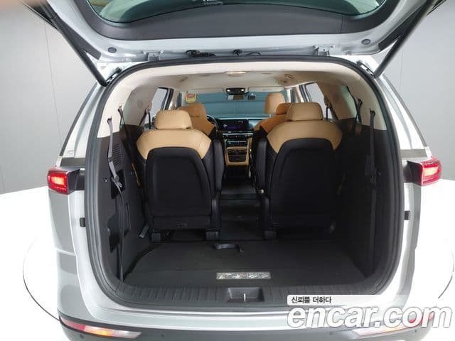 Kia Carnival 2022 — Фото 18/20
