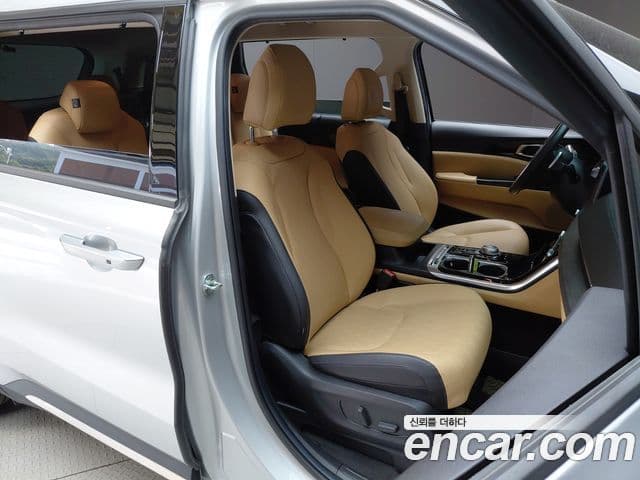 Kia Carnival 2022 — ფოტო 26/29