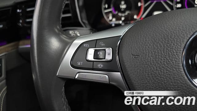 Volkswagen Touareg 2020 — Photo 4/20