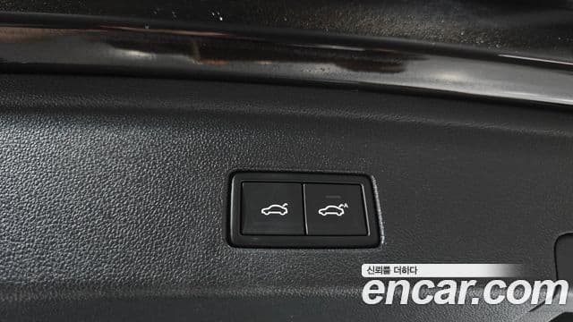 Volkswagen Touareg 2020 — Photo 19/20