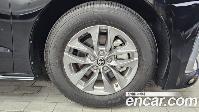 Toyota Sienna 2025 — Photo 25/34