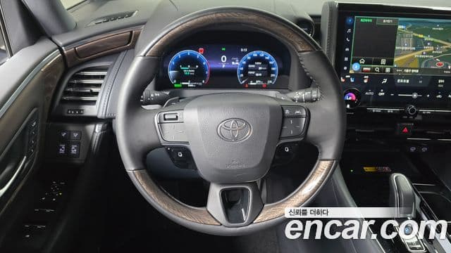 Toyota Alphard 2025 — Фото 12/20