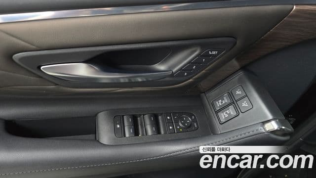 Toyota Alphard 2025 — Фото 17/20