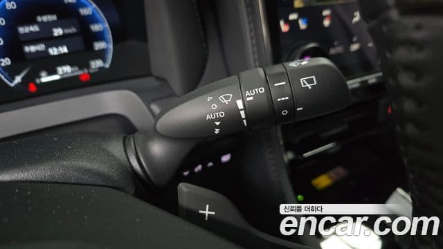 Toyota Alphard 2025 — Фото 19/20