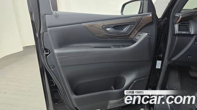 Toyota Alphard 2025 — Şəkil 31/34