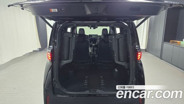 Toyota Alphard 2025 — Şəkil 21/34