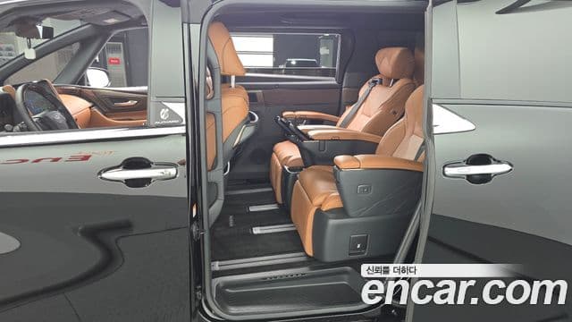 Toyota Alphard 2025 — Фото 12/20