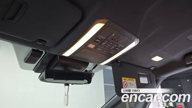 Toyota Alphard 2025 — Фото 16/20