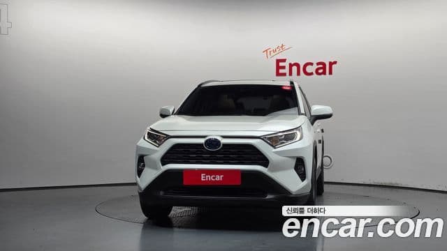 Toyota RAV4 2020 — Şəkil 8/20