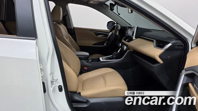 Toyota RAV4 2020 — Şəkil 18/20