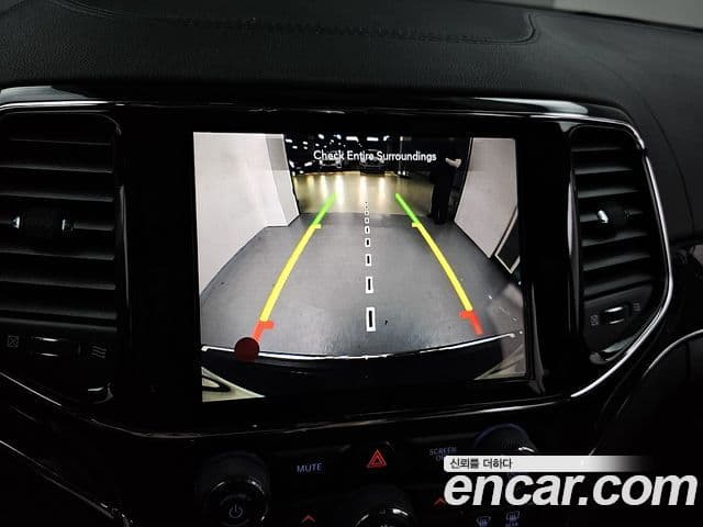 Jeep Grand Cherokee 2021 — Photo 12/20