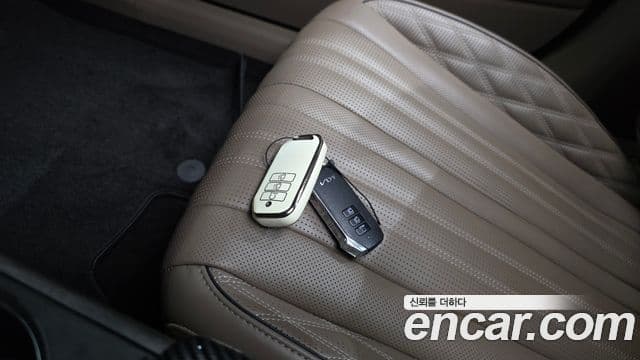 Kia K8 2021 — Şəkil 23/38