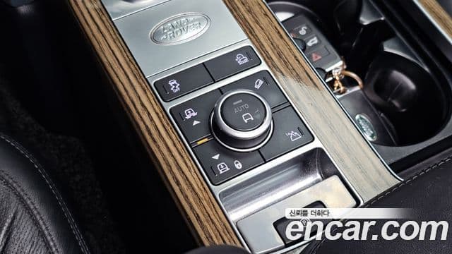 Land Rover Range Rover 2019 — Photo 34/39