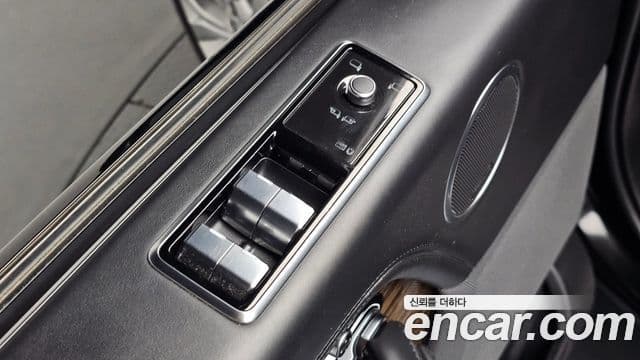 Land Rover Range Rover 2019 — Photo 25/39