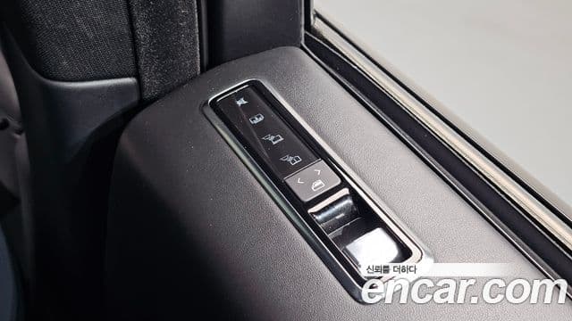 Land Rover Range Rover 2019 — Photo 19/39
