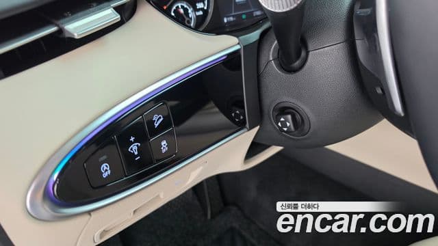 Genesis GV70 2021 — Photo 13/35