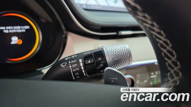 Genesis GV70 2021 — Photo 29/35