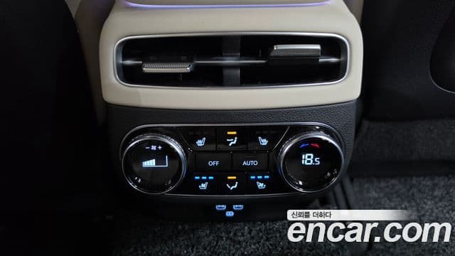 Genesis GV70 2021 — Photo 22/35