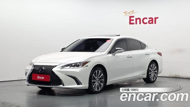 Lexus ES300h 2019 — ფოტო 7/20