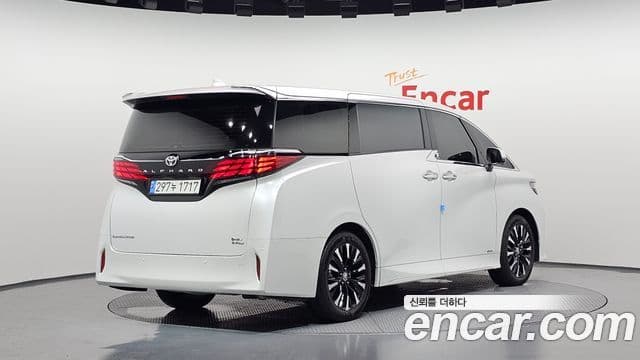 Toyota Alphard 2024 — Фото 2/20