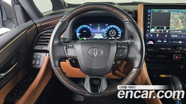 Toyota Alphard 2024 — Фото 13/20