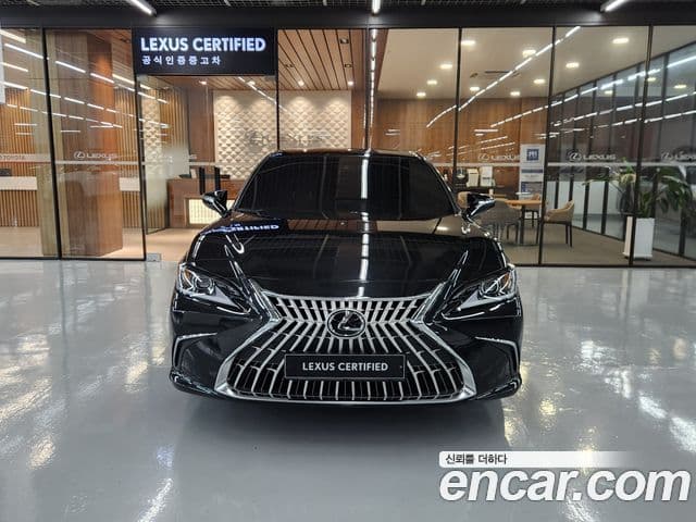 Lexus ES300h 2026 — Photo 12/20