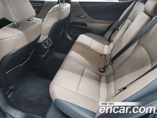 Lexus ES300h 2026 — Photo 20/20