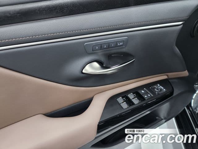 Lexus ES300h 2026 — Photo 2/20