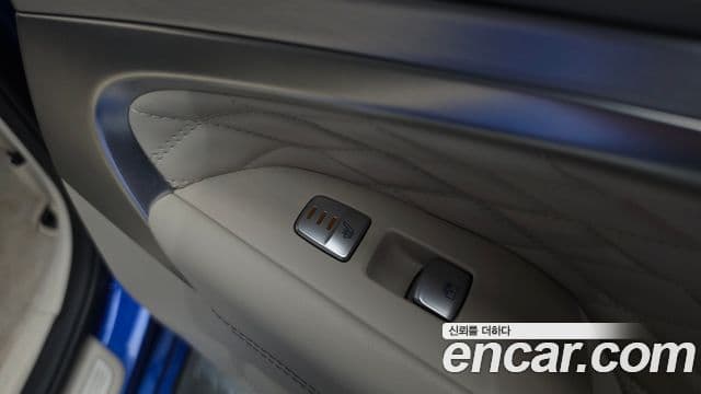 Genesis G70 2020 — ფოტო 14/35