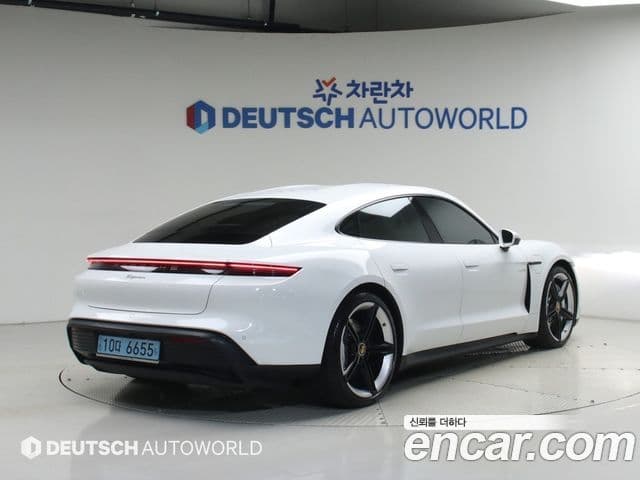 Porsche Taycan 2022 — ფოტო 4/7
