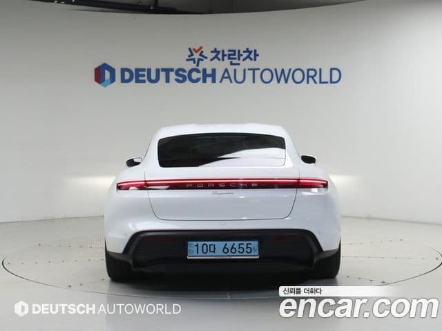 Porsche Taycan 2022 — ფოტო 6/7